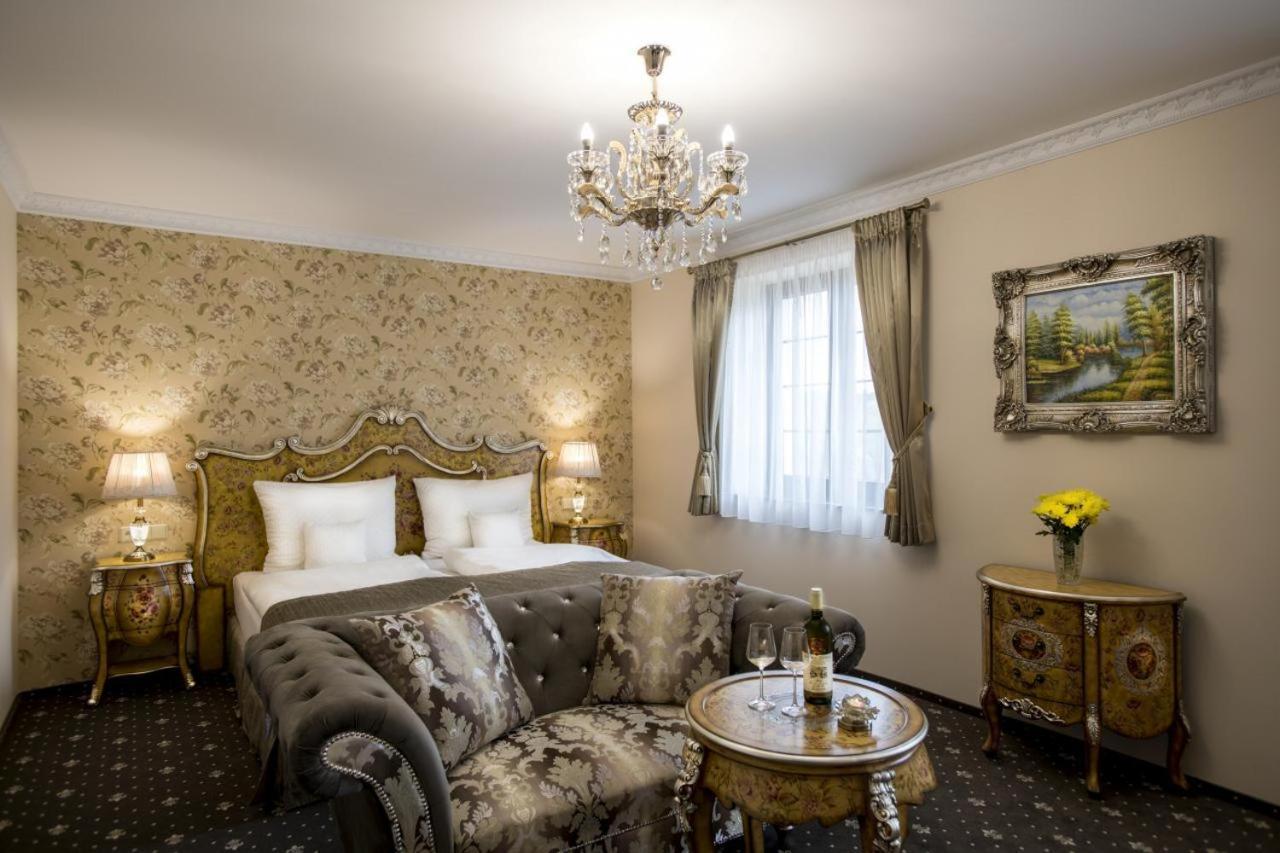 Chateau Sanov Sanov  エクステリア 写真