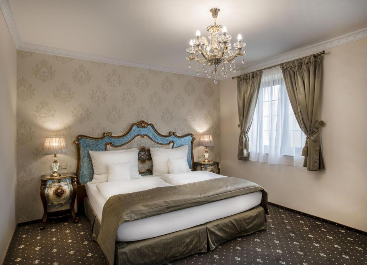 Chateau Sanov Sanov  エクステリア 写真