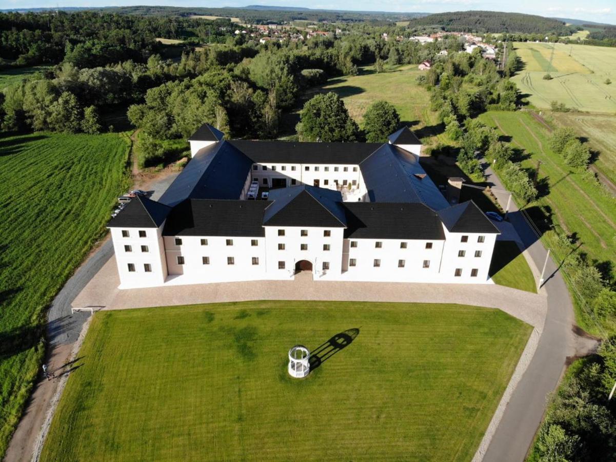 Chateau Sanov Sanov  エクステリア 写真