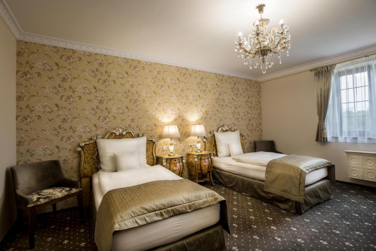 Chateau Sanov Sanov  エクステリア 写真