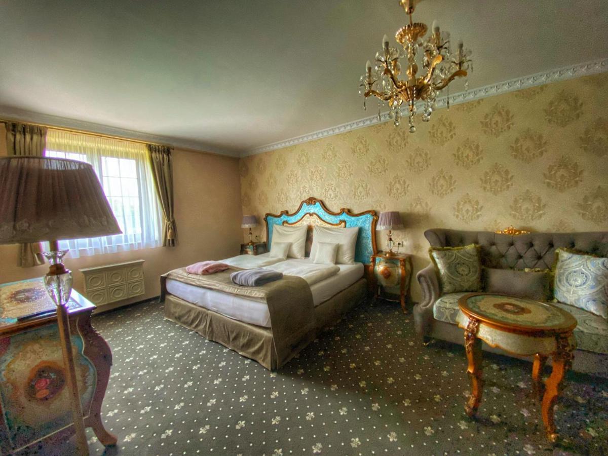 Chateau Sanov Sanov  エクステリア 写真