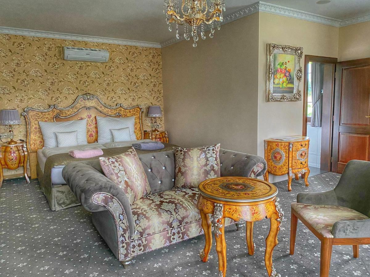 Chateau Sanov Sanov  エクステリア 写真